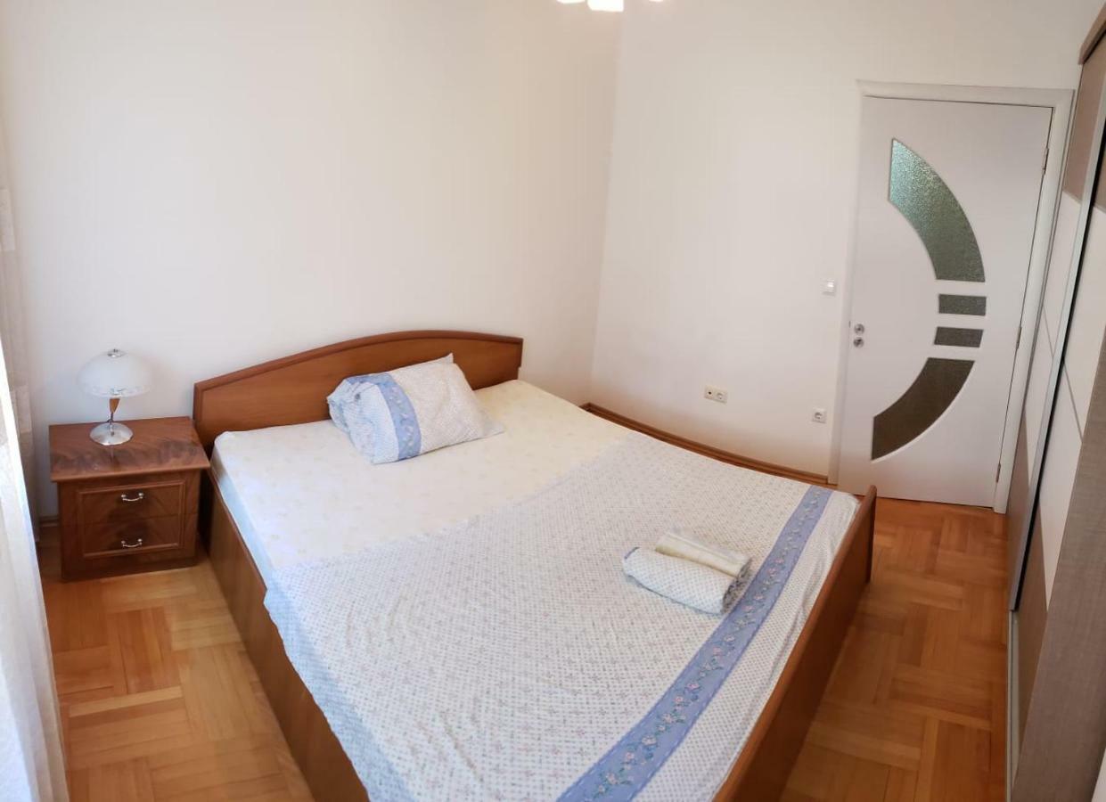 Gorgeous Apartment With City View In The City Center Pristina Exterior photo
