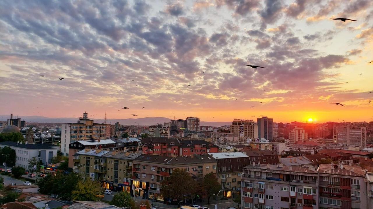 Gorgeous Apartment With City View In The City Center Pristina Exterior photo