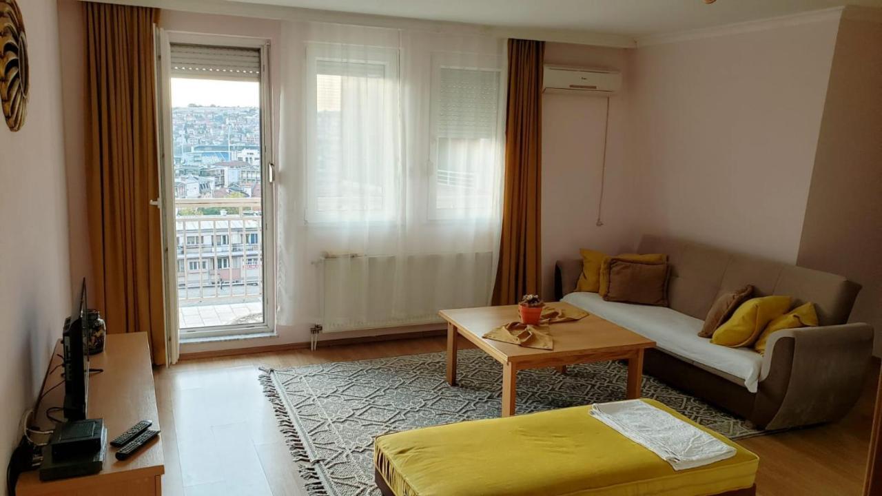Gorgeous Apartment With City View In The City Center Pristina Exterior photo