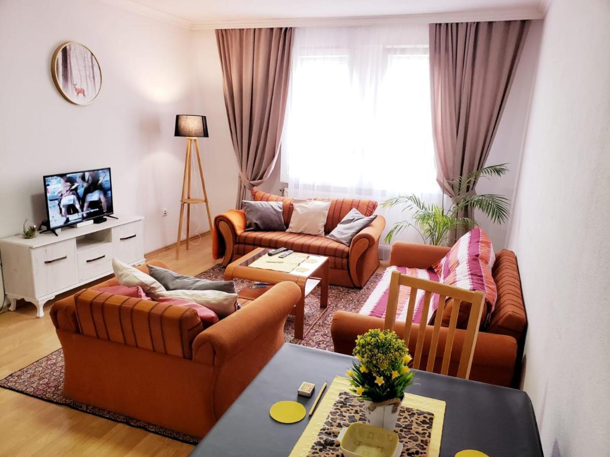 Gorgeous Apartment With City View In The City Center Pristina Exterior photo